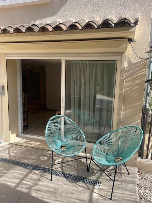 Holiday home Maison De Village Au Pied Du Luberon. Peypin-d'Aigues